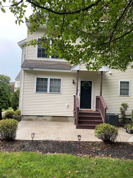 402 Jonathon Ct, Egg Harbor Township, NJ 08234