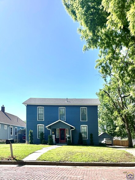 419 Hockaday St, Council Grove, KS 66846