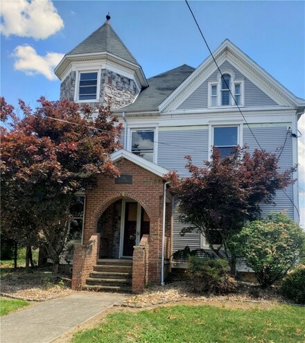 931 Oakland Ave, Indiana, PA 15701
