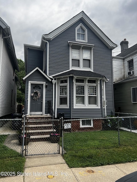 143 Bodine St, Staten Island, NY 10310