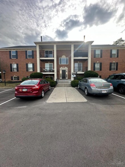 5754 Ashby Ct Unit 113, Milford, OH 45150