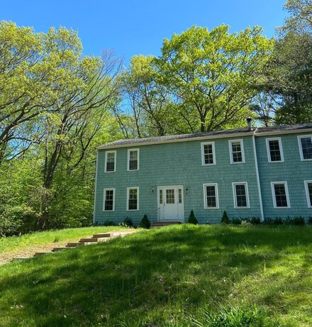 101 Winnicutt Rd Unit 2, Stratham, NH 03885