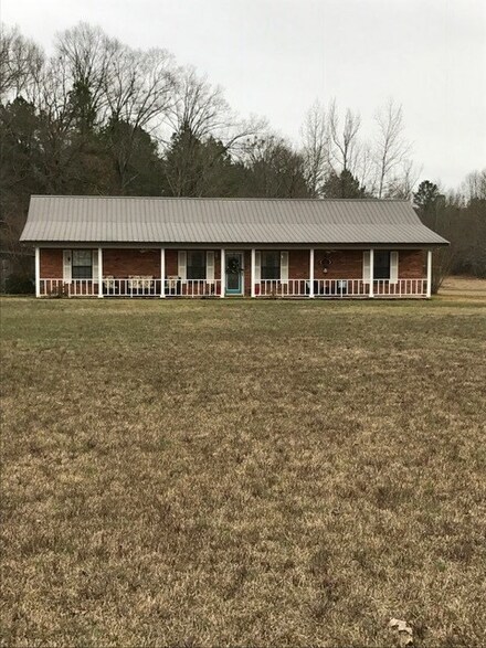 900 Thornton Rd, Carthage, MS 39051