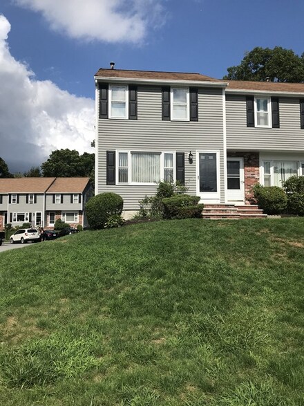 1170 Wilson Rd Unit 34, Fall River, MA 02720