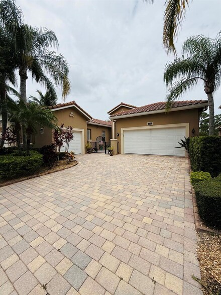 5588 SW Bellflower Ct, Palm City, FL 34990
