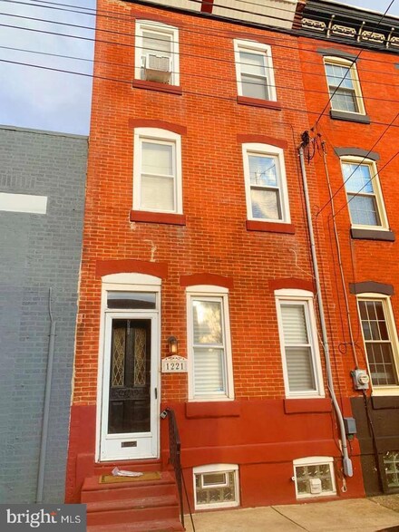 1221 N Mascher St, Philadelphia, PA 19122