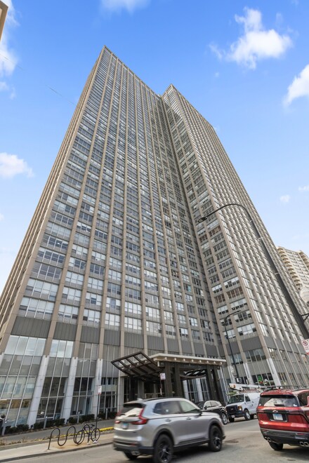 655 W Irving Park Rd Unit 4417, Chicago, IL 60613