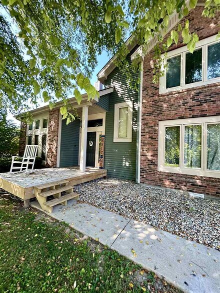 2115 N Elephant Hill Rd, Connersville, IN 47331