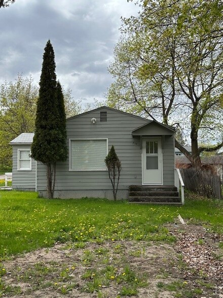 710 11th Ave E, Polson, MT 59860