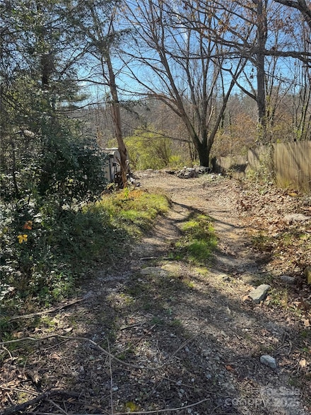 129 Haven Rd, East Flat Rock, NC 28726