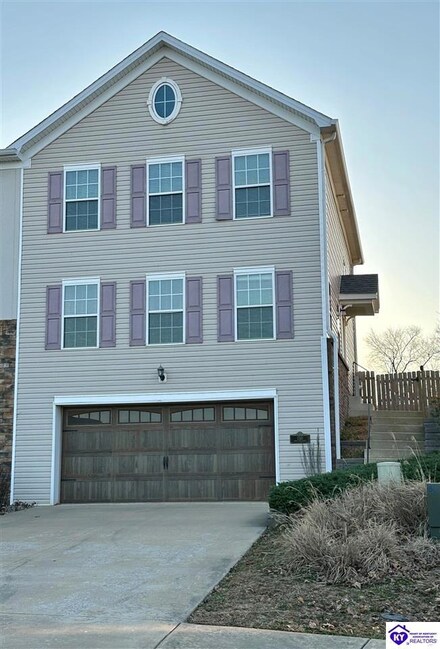 150 Vineland Parkway Dr, Vine Grove, KY 40175