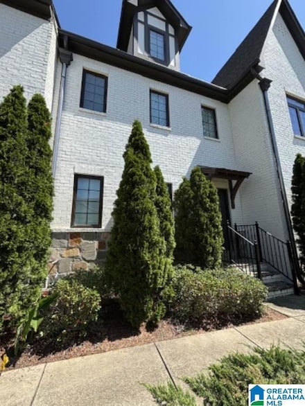 962 Lennox Blvd, Vestavia Hills, AL 35216