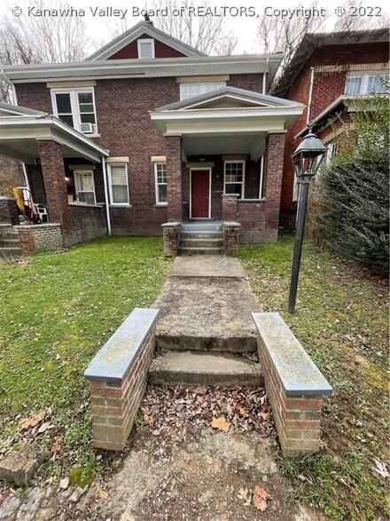 194 Nighbert Ave, Logan, WV 25601