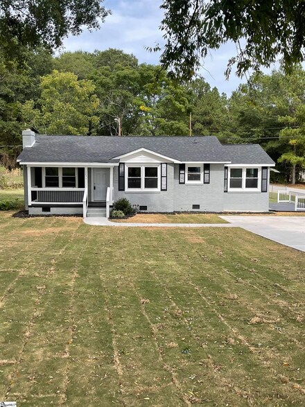1231 S Harper Street Extension, Laurens, SC 29360