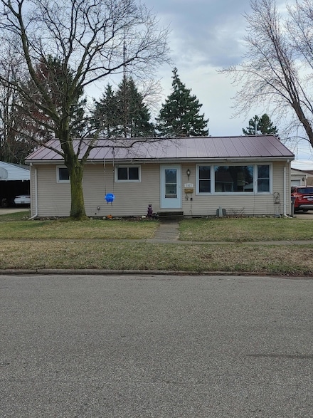 1613 Griffith St, Sturgis, MI 49091