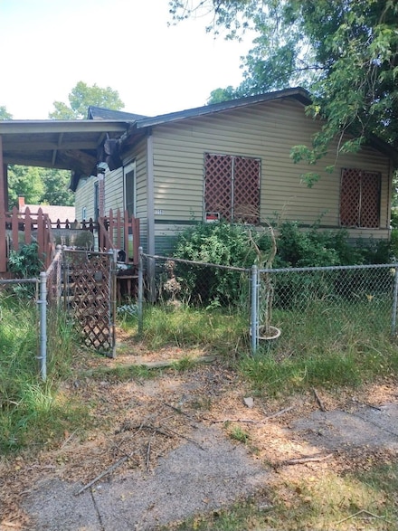 359 Cedar St, Benton Harbor, MI 49022