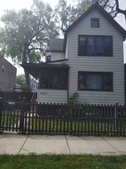 3237 W 64th Place, Chicago, IL 60629
