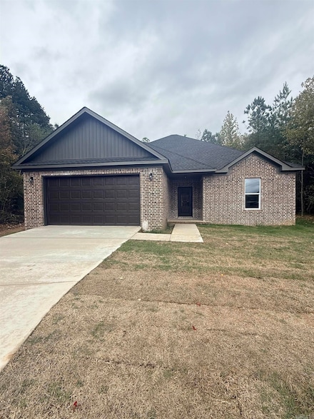 370 Meadow Creek Dr, Benton, AR 72015