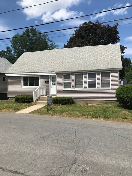 26 Clayton Ave, Methuen, MA 01844
