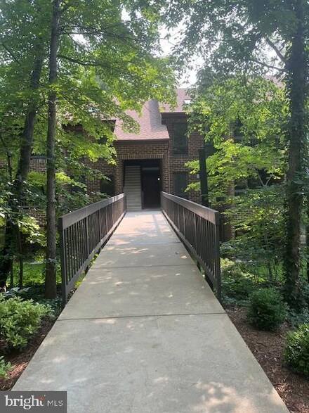 23250 Chestnut Oak Ct, California, MD 20619