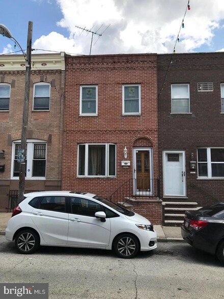 2441 S Hutchinson St, Philadelphia, PA 19148