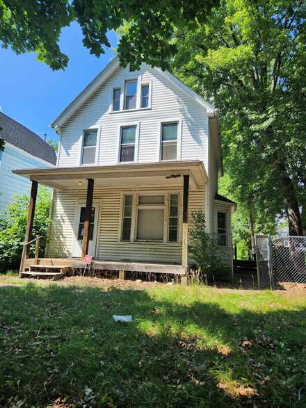 1093 Minnehaha Ave E, Saint Paul, MN 55106