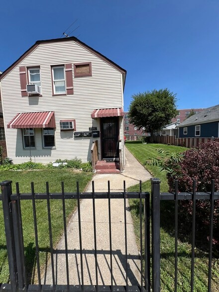 7446 64th St, Summit, IL 60501