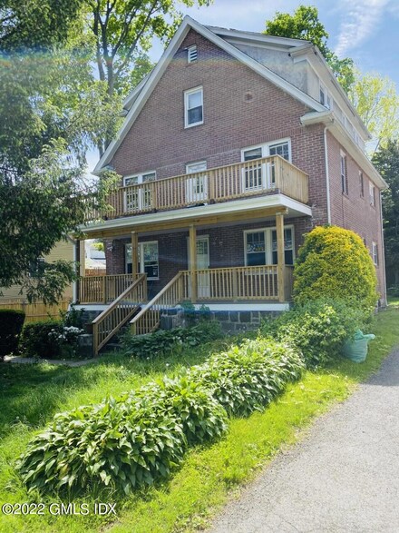 58 Weaver St, Greenwich, CT 06831