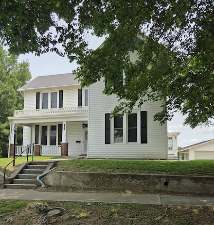 720 5th St, Glasgow, MO 65254