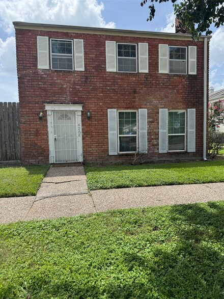 4252 Belle Park Dr, Houston, TX 77072
