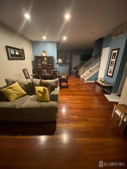 31 Puchala Dr, Parlin, NJ 08859