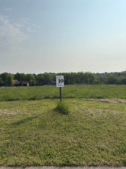 442 White St, Benton, WI 53803