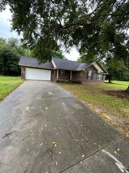 70 Mystic Ct, Dalzell, SC 29040