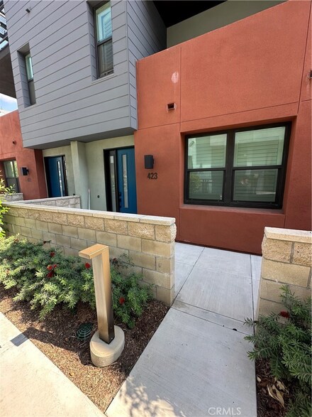 423 Hudson St, Brea, CA 92821