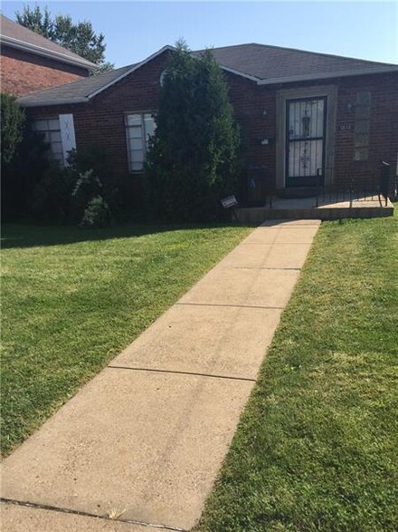 1012 Welfer St, Pittsburgh, PA 15217