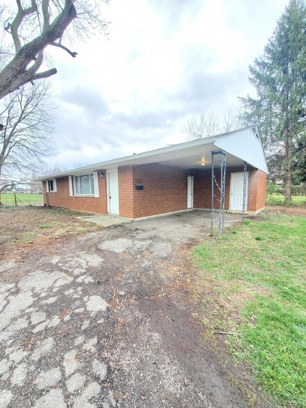 3676 Roswell Dr, Columbus, OH 43227