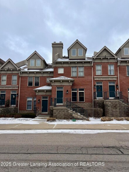 1349 Turner Rd Unit 8, Lansing, MI 48906