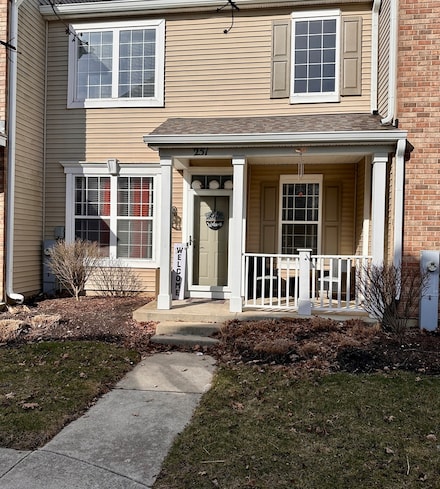 251 Springbrook Trail S, Oswego, IL 60543