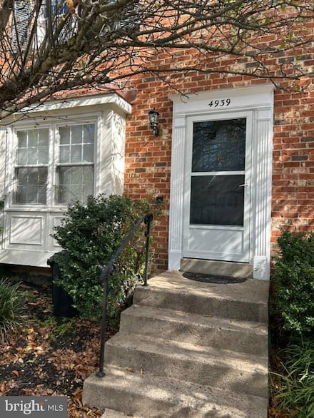 4939 Mcfarland Dr, Fairfax, VA 22032