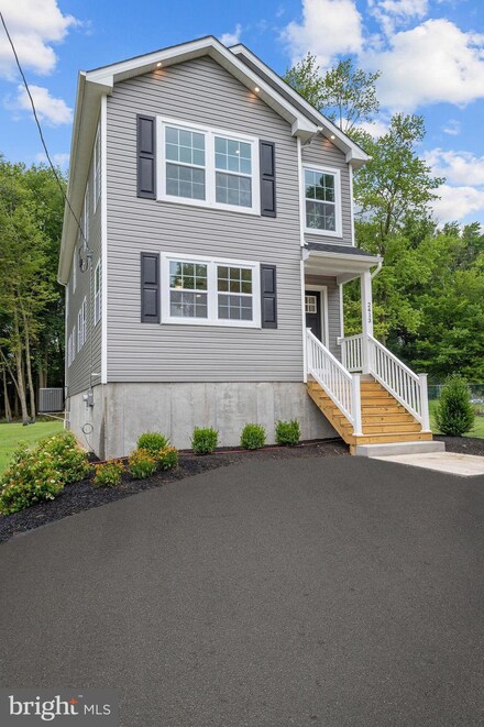 2413 Century Ave, Bristol, PA 19007