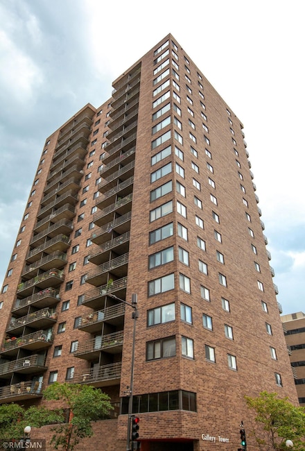 26 10th St W Unit 1807, Saint Paul, MN 55102