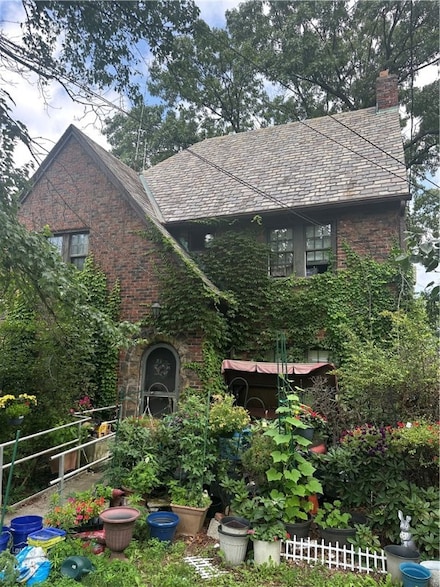 16 Sceneridge Ave, Pittsburgh, PA 15227