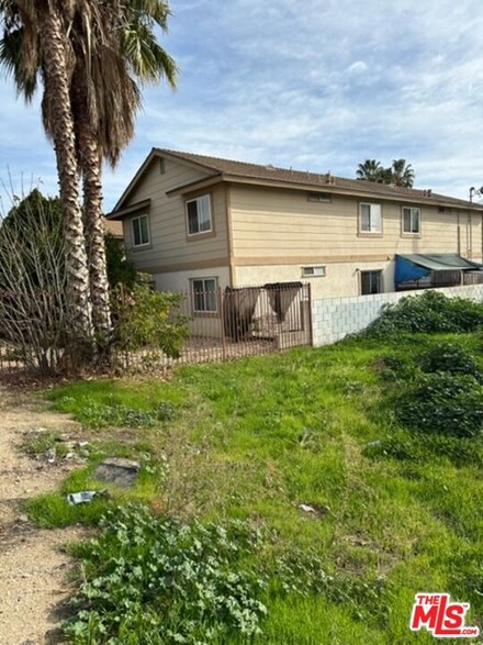 7338 Cole Ave, Highland, CA 92346