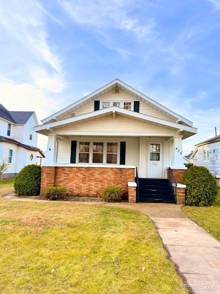 408 S 14th St, Escanaba, MI 49829