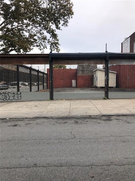 151 25th St, Brooklyn, NY 11232
