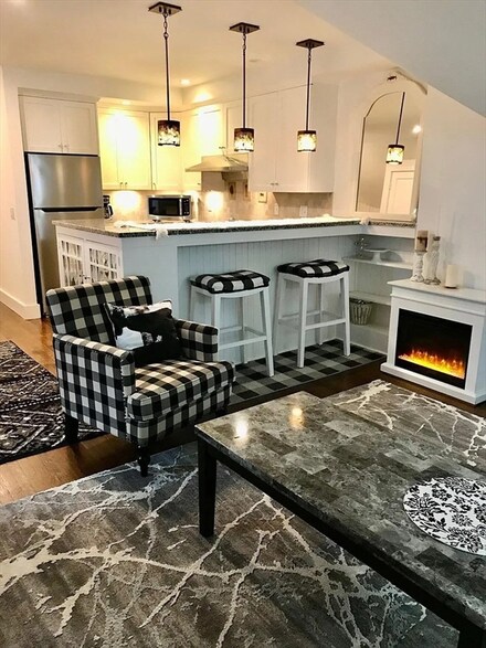 62 Cypress St Unit 5, Brookline, MA 02445