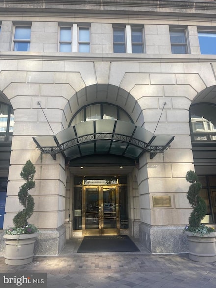 601 Pennsylvania Ave NW Unit 710, Washington, DC 20004