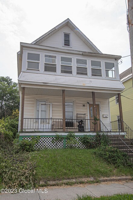 1676 Foster Ave, Schenectady, NY 12308