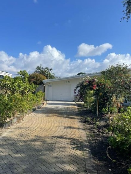 1951 NE 28th Ct, Lighthouse Point, FL 33064