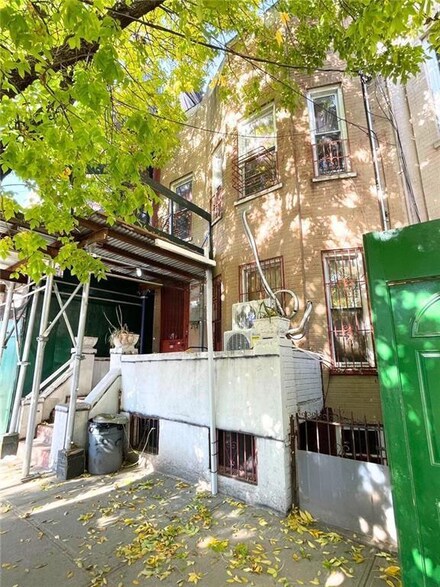 923 60th St, Brooklyn, NY 11219